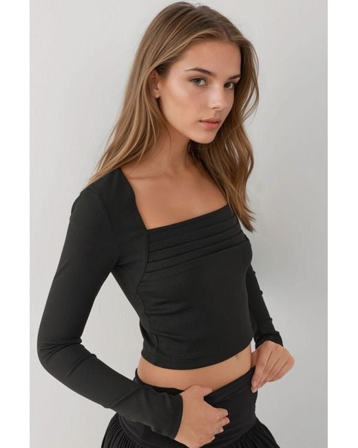 Hiccup Black Ruched Top