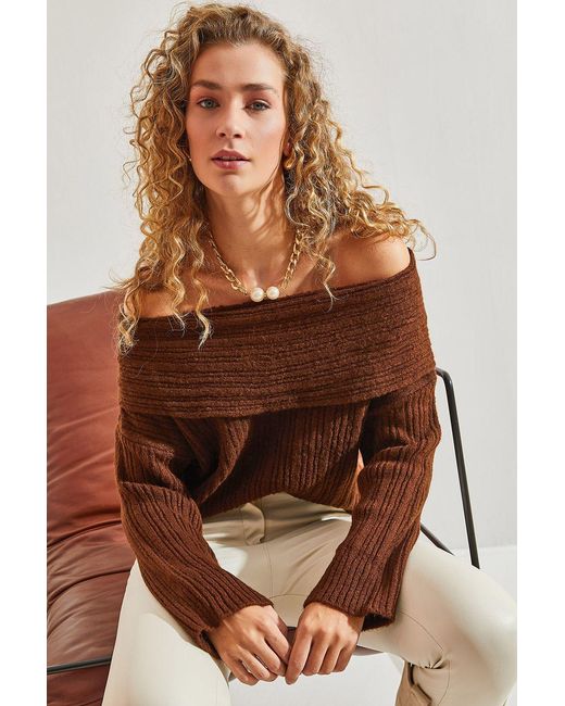 Bianco Lucci Brown Off Shoulder Ribbed Knit Sweater