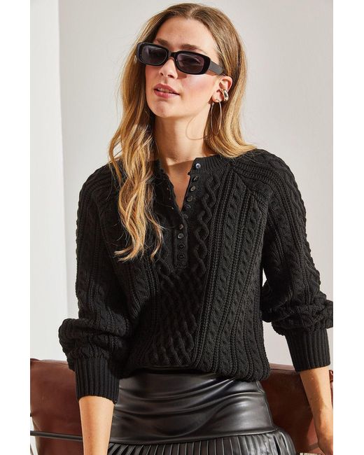 Bianco Lucci Black Textured Knitwear Sweater With Button Collar