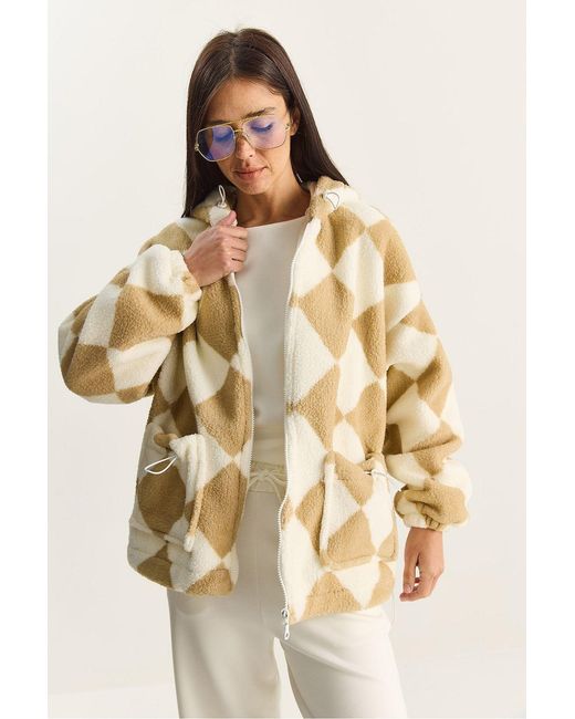Bianco Lucci Natural Oversized Diamond Patterned Plush Jacket
