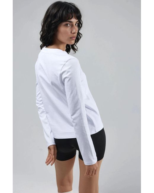 Busem White Langärmlige Rundhals-Basicbluse