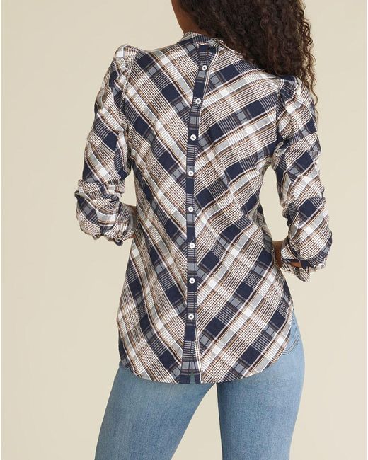 universal thread strike a pose shirt