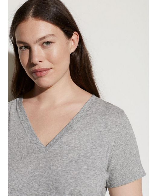 Vince Essential Pima Cotton V-neck Tee 