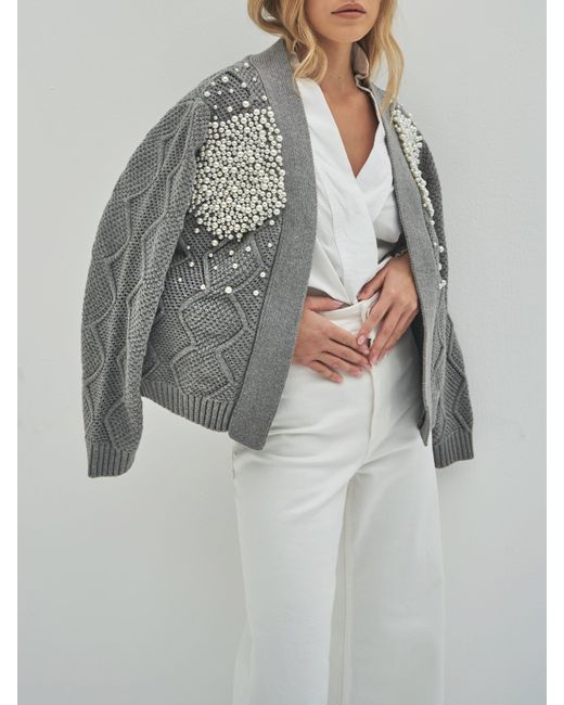 navy and white striped jumpers