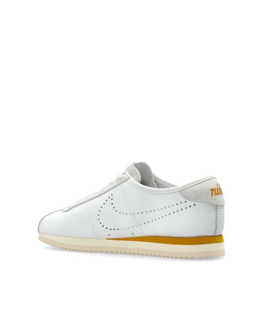 Nike White Sports Shoes "Ld-100"