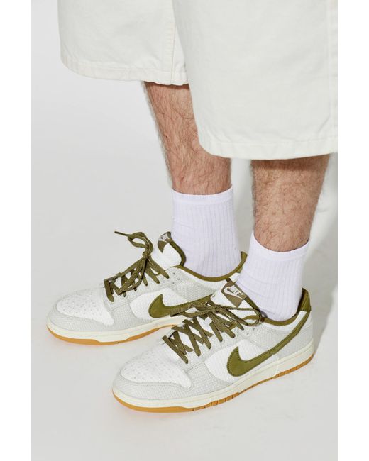Nike White "Dunk Low Retro" Sports Shoes for men