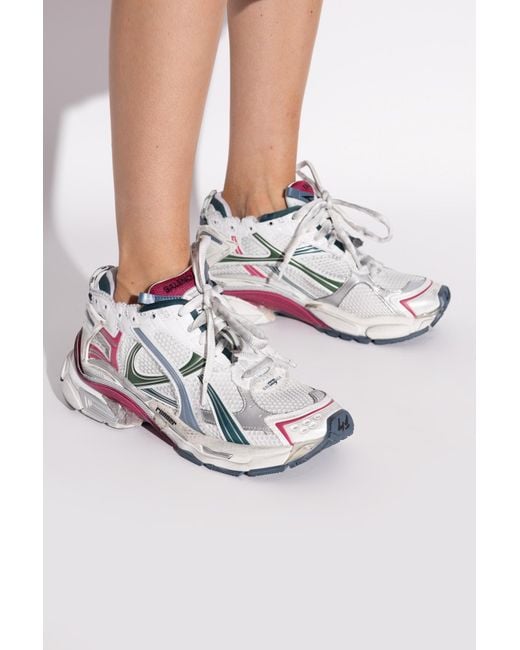 Balenciaga White Runner Sports Shoes for men