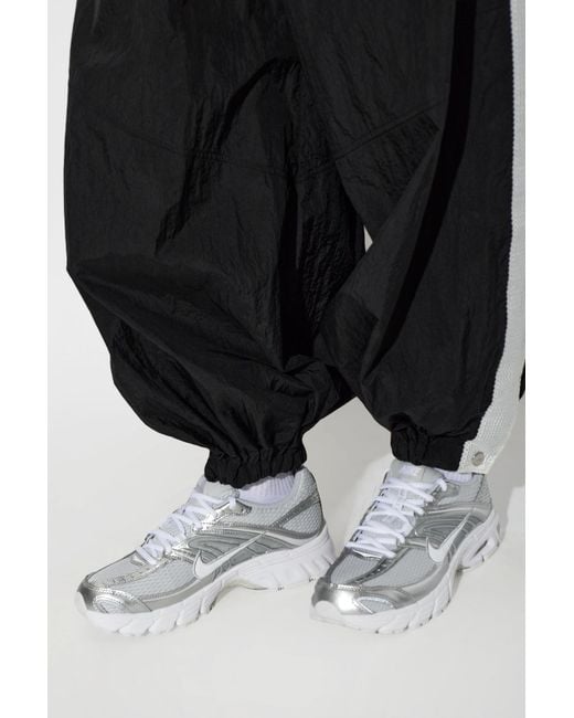 Nike Gray 'Air Max Moto 2K' Sports Shoes