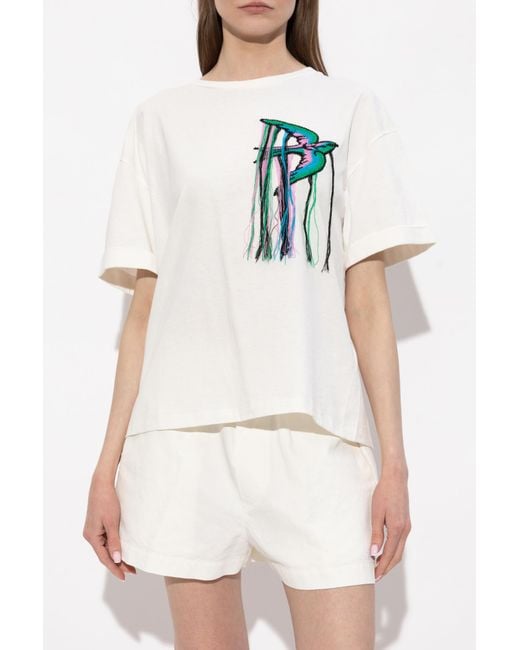 Akep White T-Shirt With Patch