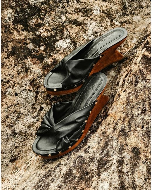 ViX Black Grace Sandals