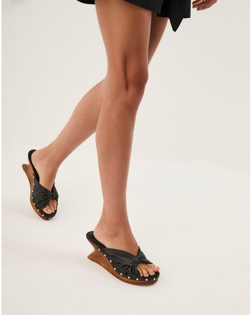 ViX Black Grace Sandals