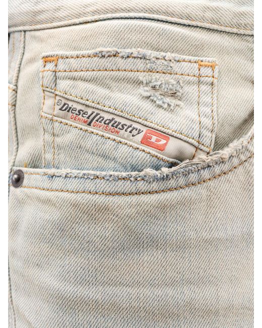 Jeans in cotone con patch logo posteriore di DIESEL in Gray
