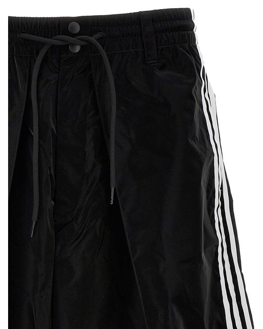 Bermuda Shorts With Side Bands Bermuda, Short Nero di Y-3 in Black