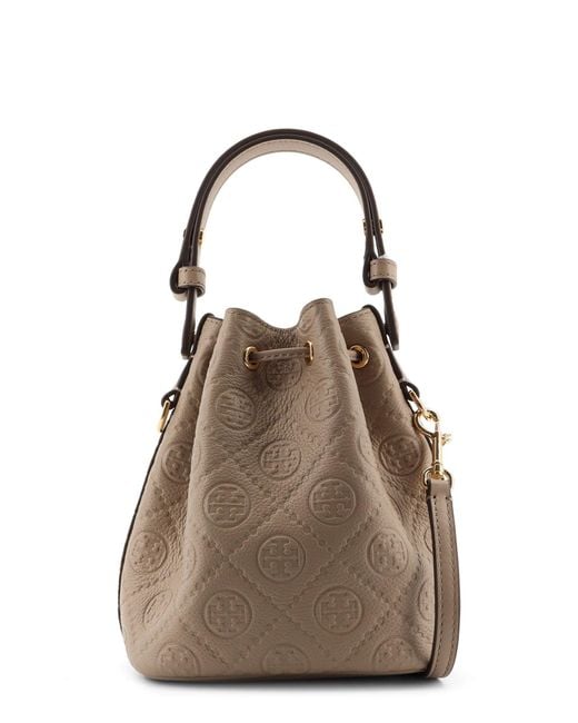 T Monogram Pebble Mini Leather Bucket Bag-Donna di Tory Burch in Natural