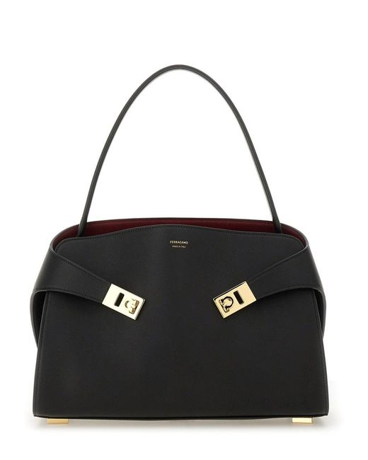 Piccola Borsa A Tracolla Hug Soft di Ferragamo in Black