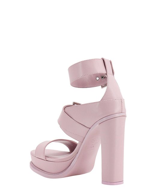 Sandali con tacco di Alexander McQueen in Pink