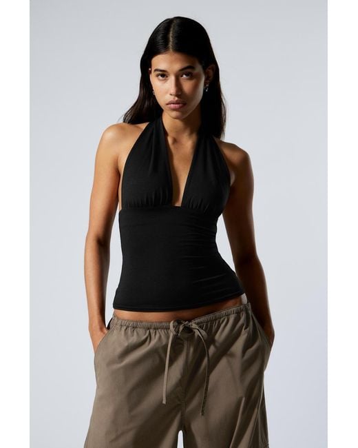 Weekday Black Tief Sitzendes Neckholder-Top