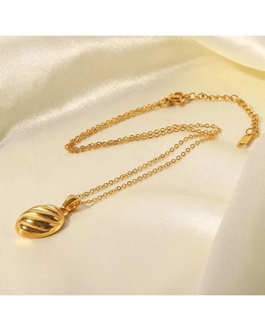Nazzar Metallic Oval Croissant Wave Pendant Necklace