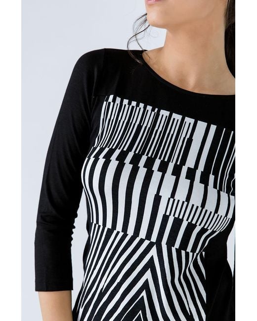 Conquista Black Print Detail Top