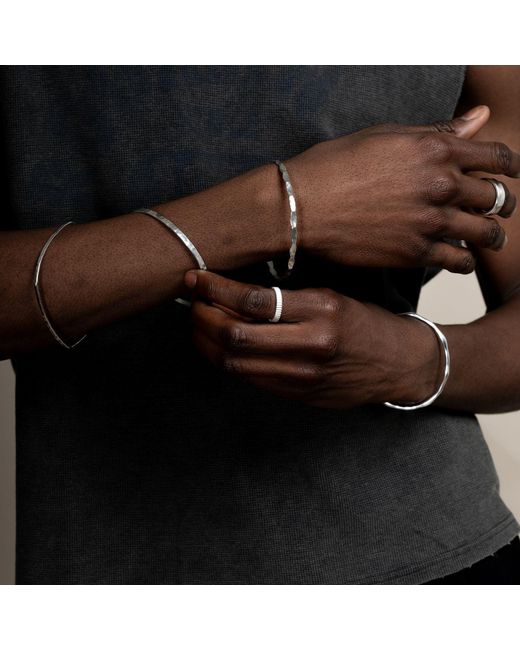 Dower & Hall White 4Mm Hammered Nomad Bangle for men