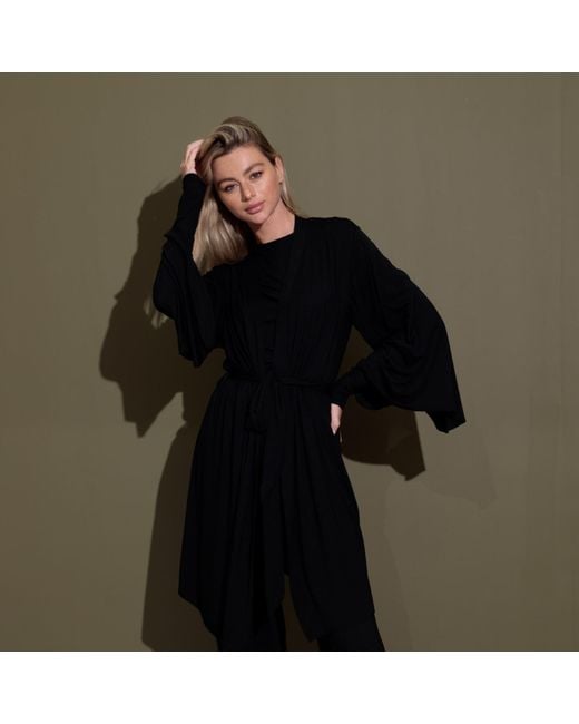 Creme Loungewear Black Robe