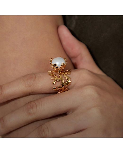 Aurozia Metallic Pearl Wing Big Pearl Coral Ring