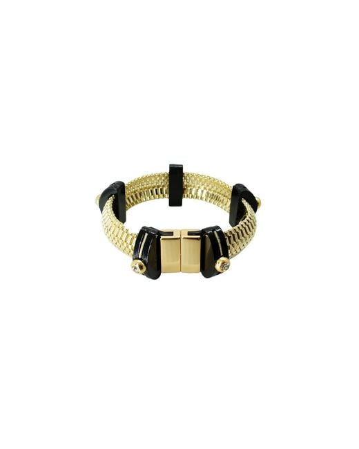 Gissa Bicalho Green Bracelet Rotates Blacks