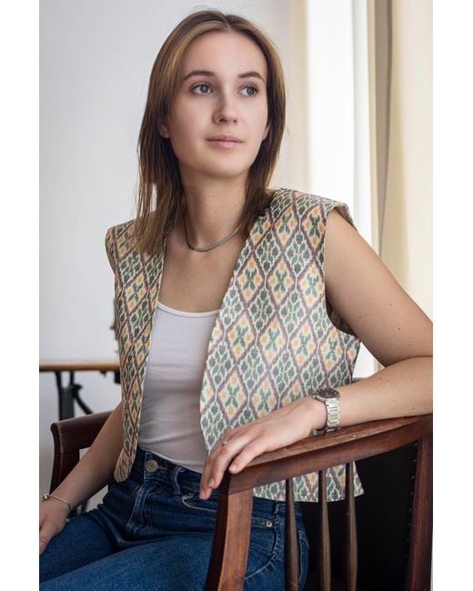 Stovaria Natural Handwoven Ikat Silk Vest – Bold Pattern, Effortless Charm