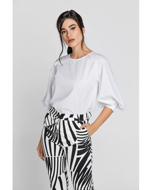 Conquista White Top With Bishop Sleeves