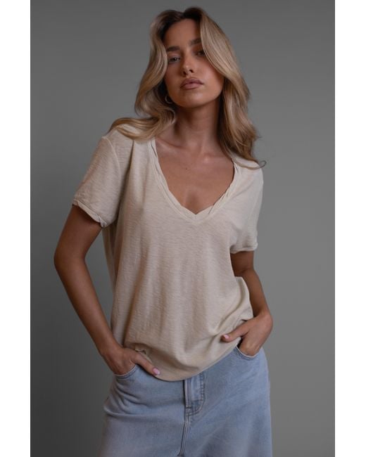 Vænn Natural Neutrals Slub Deep V Tee Honeycomb