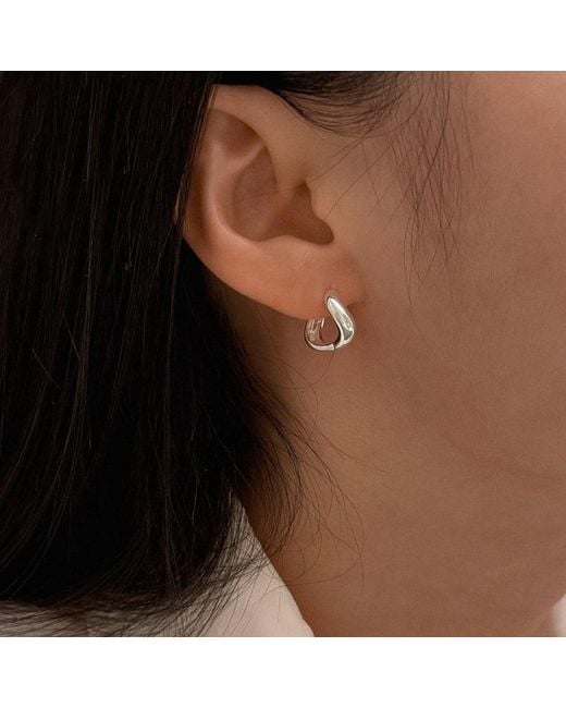 Cote Cache Metallic Liquid Curve Huggie Hoop Earrings