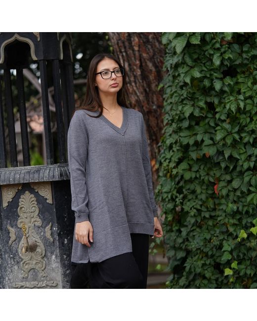 Nuvv Collection Gray Asymmetric Merino Wool Sweater – Premium Italian Yarn Design
