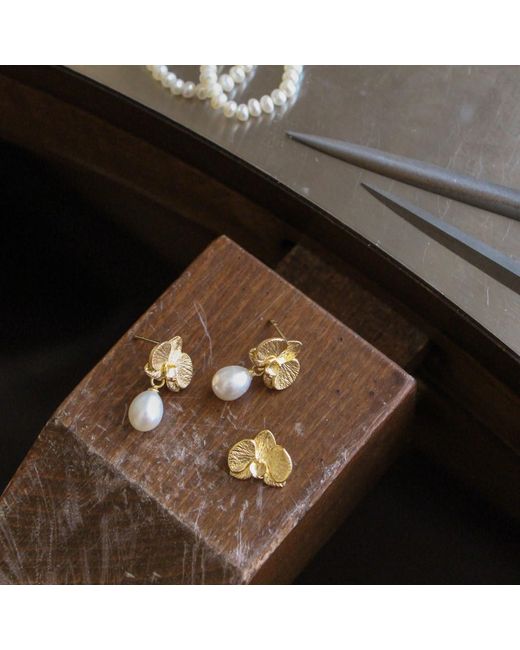 Agora Jewellery Metallic Orchid Pearl Earrings