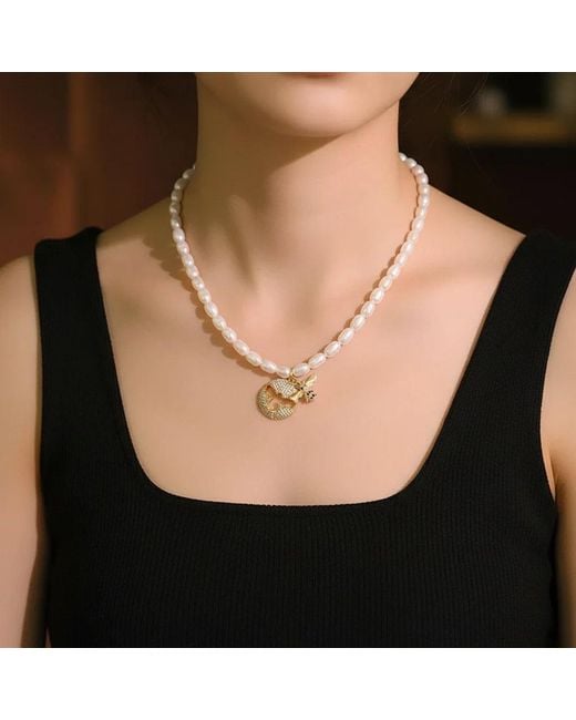 Angel Barocco Metallic Seeds Pearl Choker Necklace With Bee Pendant