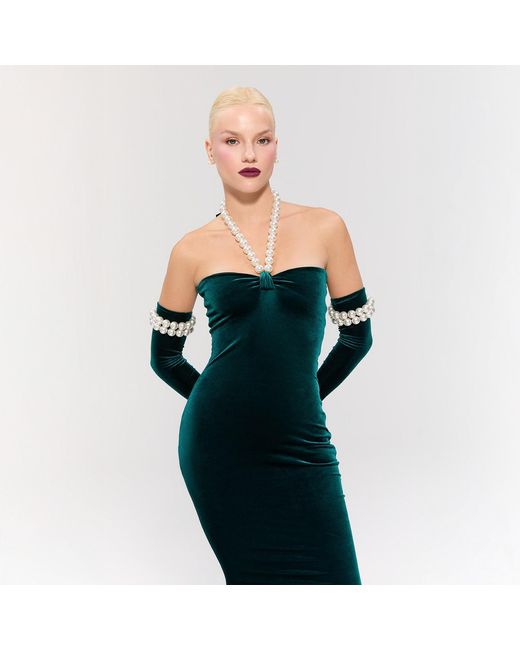 Nur Karaata Black Dynasty Necklace Gown
