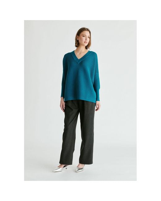 Paisie Blue V-Neck Ribbed Jumper