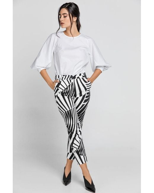 Conquista White Top With Bishop Sleeves