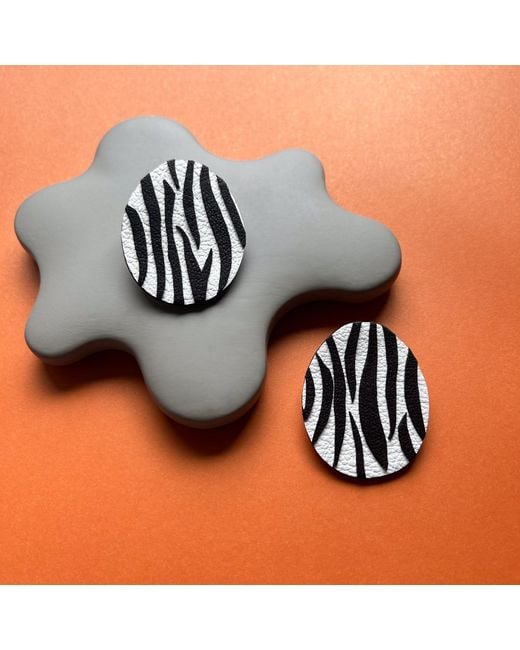WAIWAI Black Zebra Pattern Leather Earrings