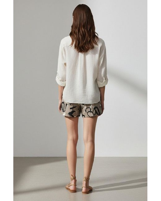 Conquista Multicolor Art-Print Linen-Blend Belted Shorts