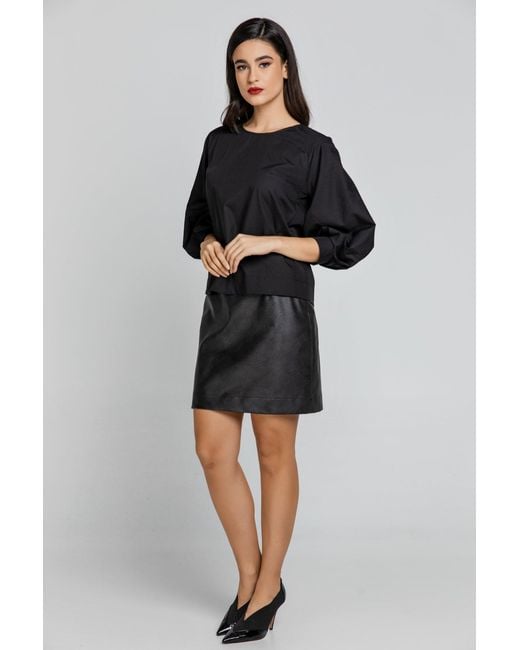 Conquista Black Top With Bishop Sleeves