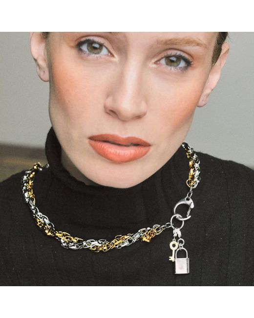 Kirei Metallic Block Necklace – Lock & Key Pendant