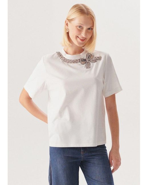 Exquise White Leilani Tshirt