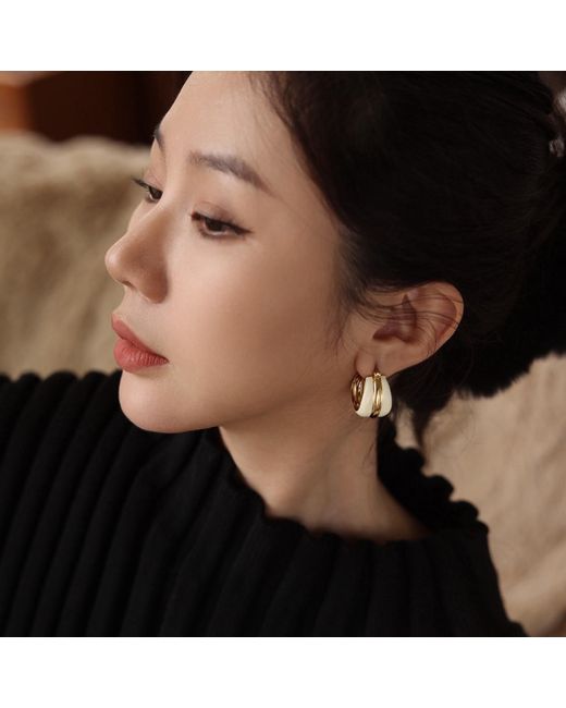 Retro Chic Metallic Ostuni Hoops Earrings