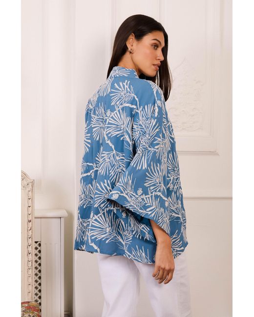 Artemis Muse Blue Ivory Embroidered Japanese Pine Needles Short Fully Lined Kimono