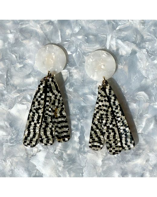 CLOSET REHAB White Petal Drop Earrings In All Checked Out