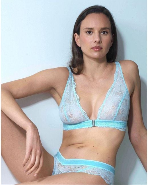 Bott Lingerie Blue Wireless Lace Bralette Le Blossom – Ice