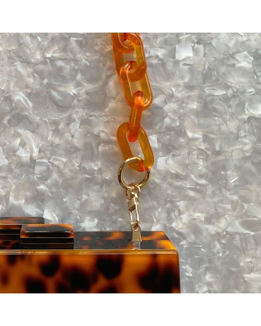 CLOSET REHAB White Chain Link Short Acrylic Purse Strap In Blaze