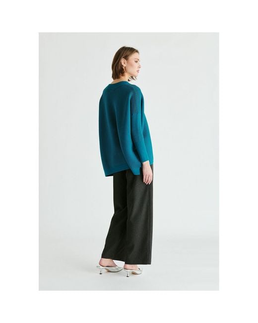 Paisie Blue V-Neck Ribbed Jumper