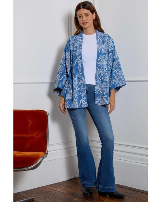 Artemis Muse Blue Ivory Embroidered Japanese Pine Needles Short Fully Lined Kimono