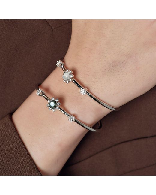 Freqnc Atelier White Eight Petals Bangle